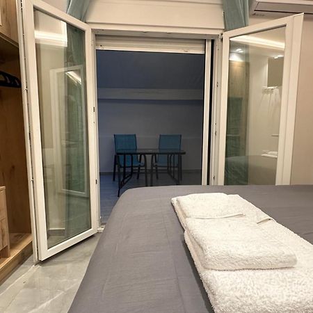 Luxury Semi Basement Apartment With Terrace Atena Exterior foto